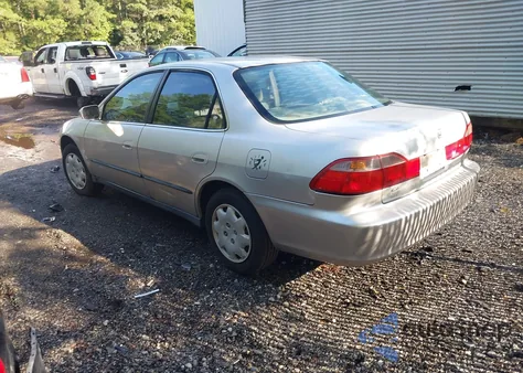 1998 Honda Accord Lx из США, поврежденный, VIN 1HGCG5643WA145621
